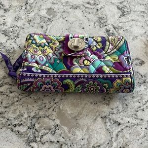 EUC Vera Bradley Heather pattern lock wallet
